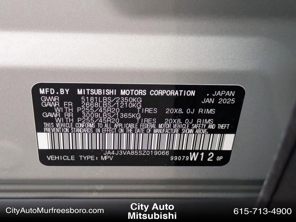 New 2025 Mitsubishi Outlander SE image 29