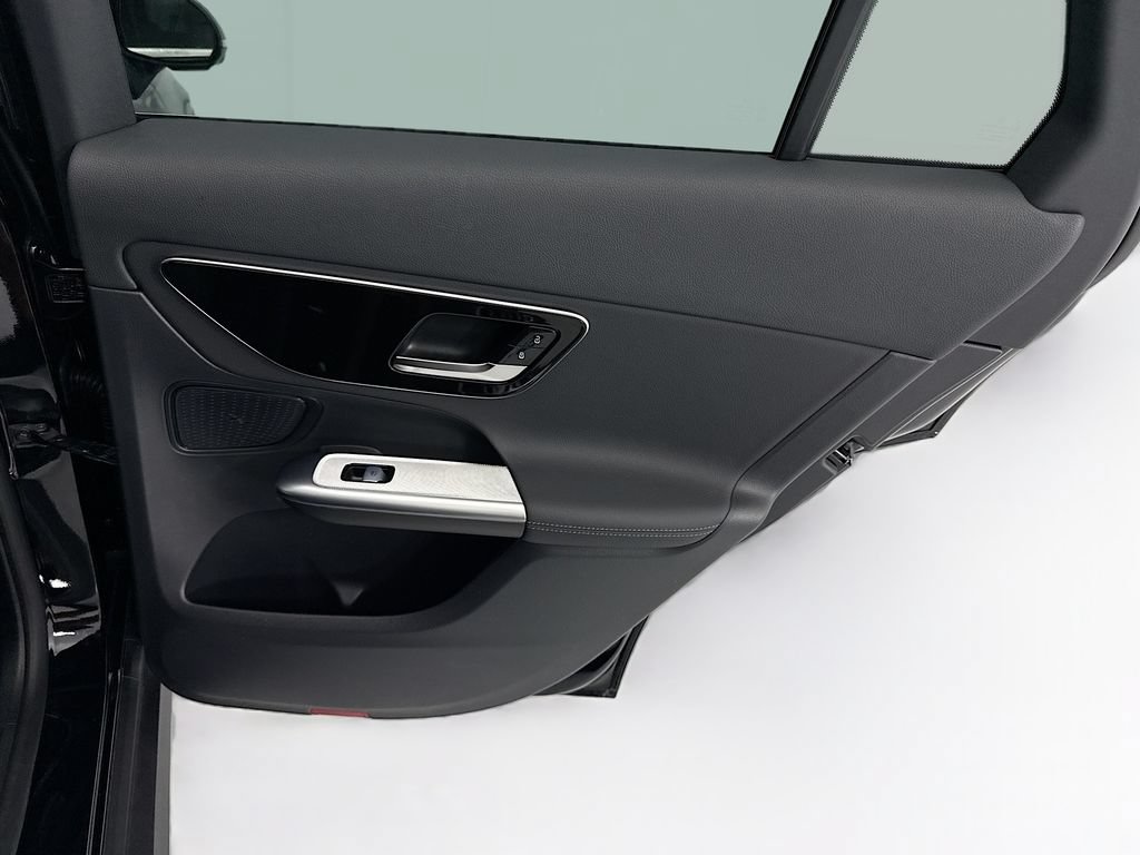 Certified 2025 Mercedes-Benz GLC 300 4MATIC image 26