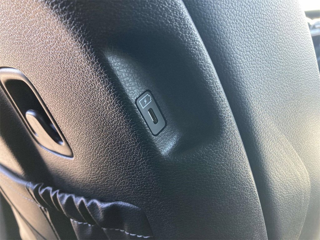 Used 2025 Kia Telluride SX image 17