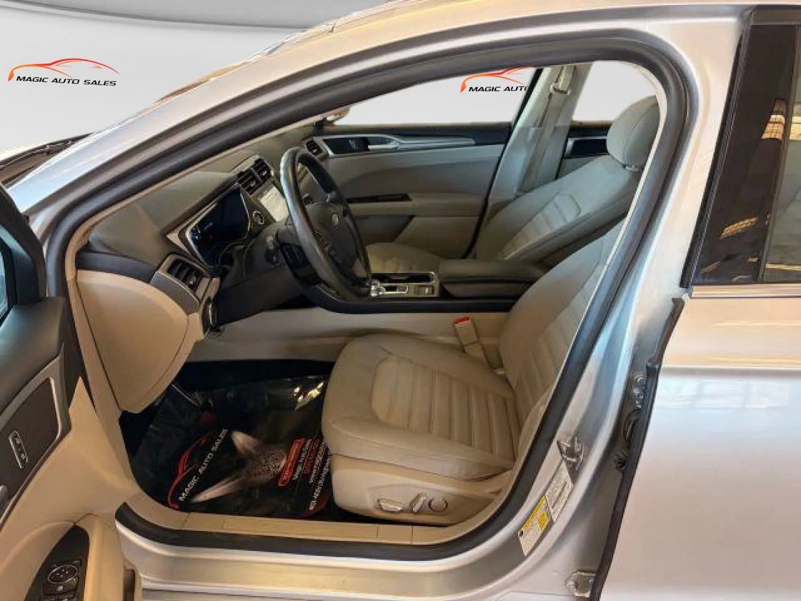 Used 2019 Ford Fusion SE image 9