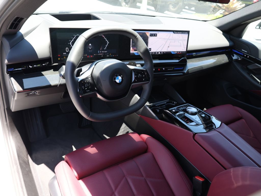 Used 2025 BMW 530i RWD image 16