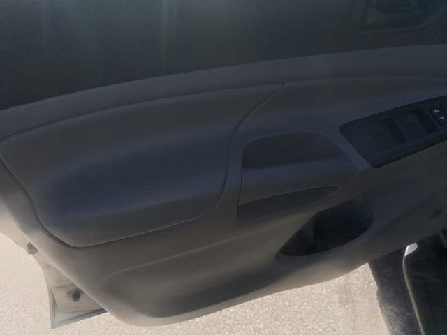 Used 2015 Toyota Tacoma 4x4 Double Cab w/ Limited Package image 17