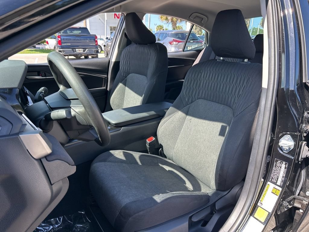 Used 2025 Toyota Camry LE FWD image 19