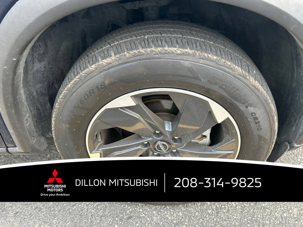 Used 2025 Nissan Rogue SV AWD/4WD image 24
