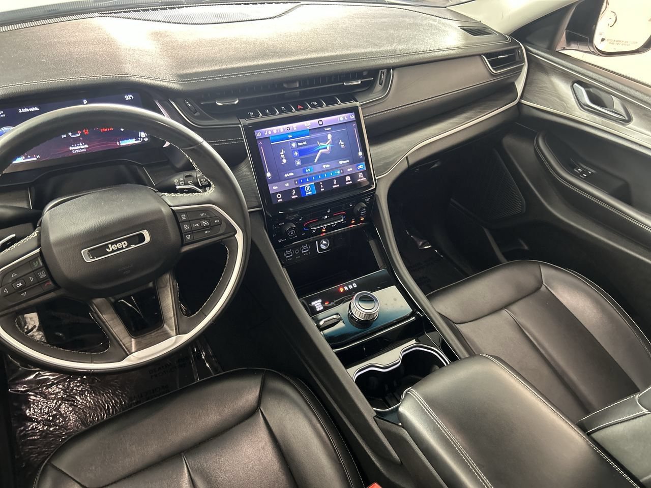 Used 2023 Jeep Grand Cherokee L Limited AWD/4WD image 22
