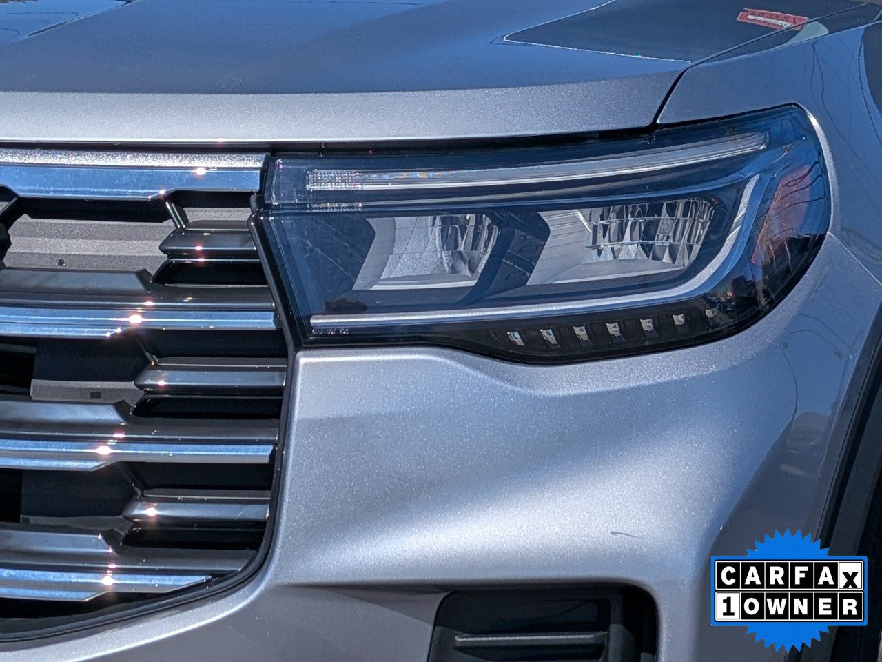 Used 2025 Ford Explorer Active AWD/4WD image 10
