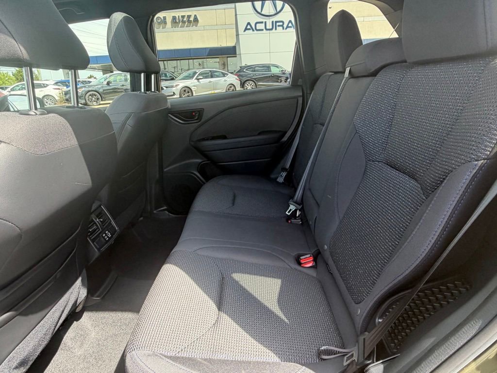 Used 2025 Subaru Forester Premium AWD/4WD image 13