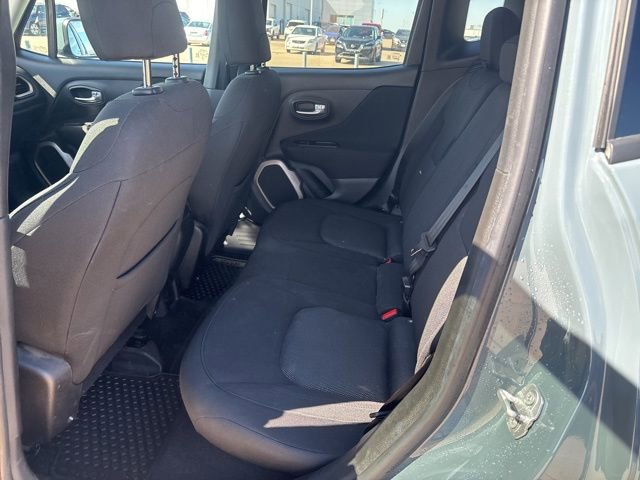 Used 2017 Jeep Renegade Latitude w/ Cold Weather Group AWD/4WD image 10