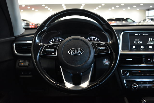 Used 2020 Kia Optima SE image 16