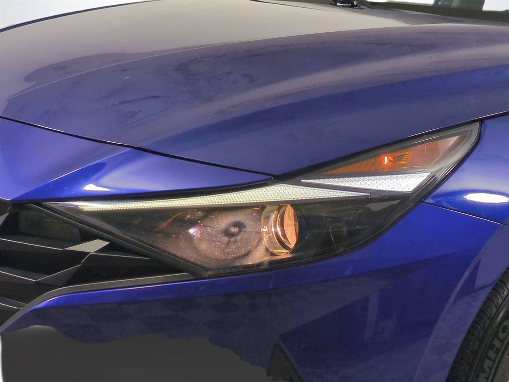 Used 2023 Hyundai Elantra SEL FWD image 10