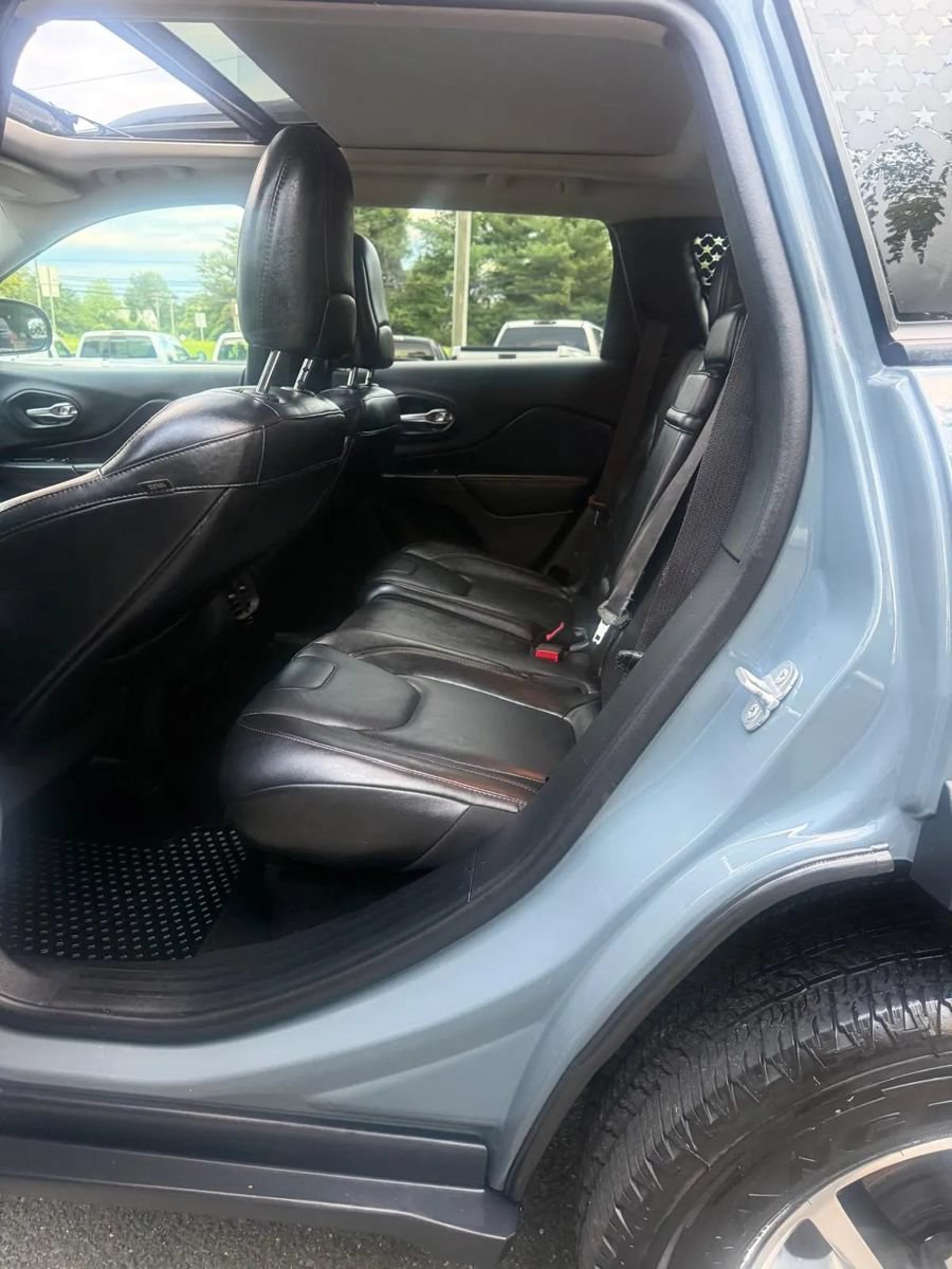 Used 2014 Jeep Cherokee Trailhawk w/ Comfort/Convenience Group AWD/4WD image 20