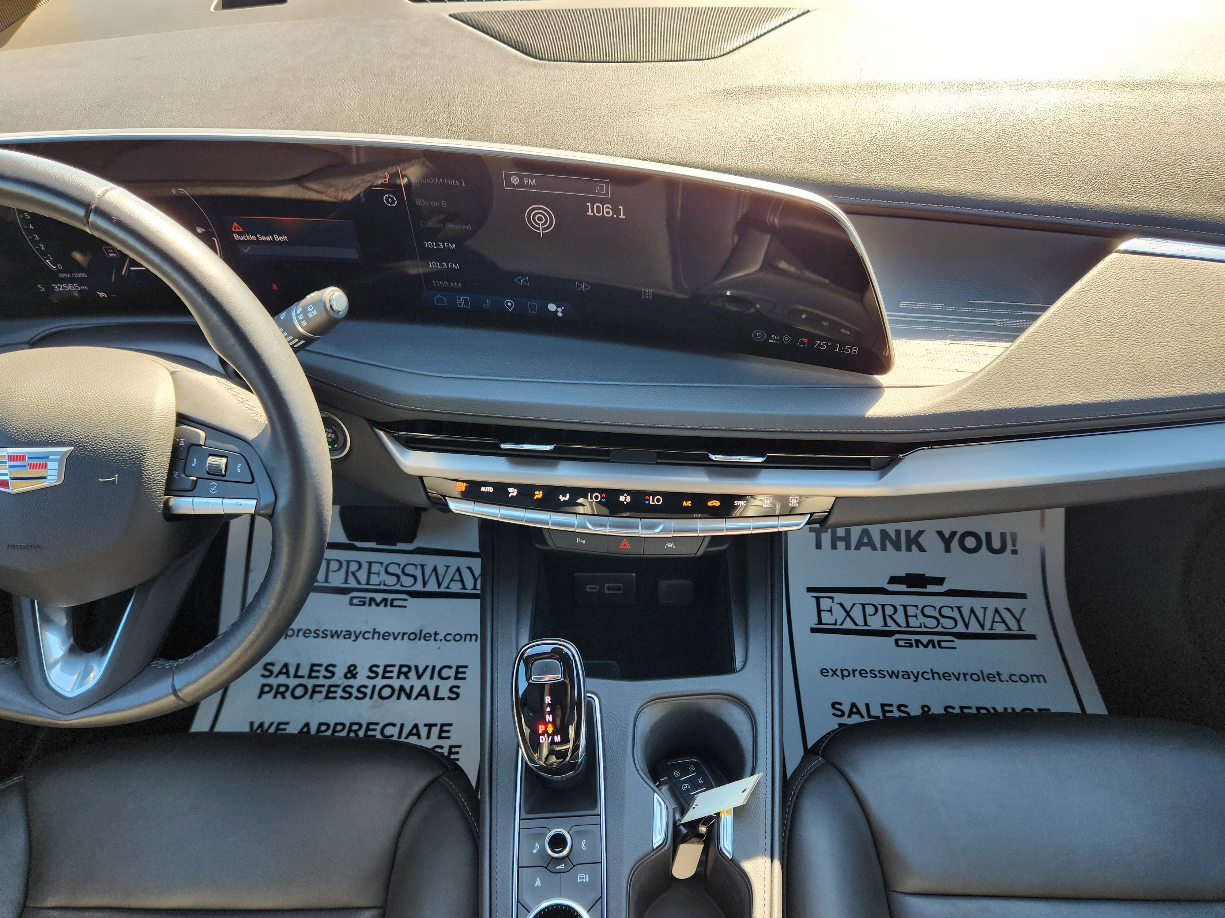 Used 2025 Cadillac XT4 Premium Luxury image 17