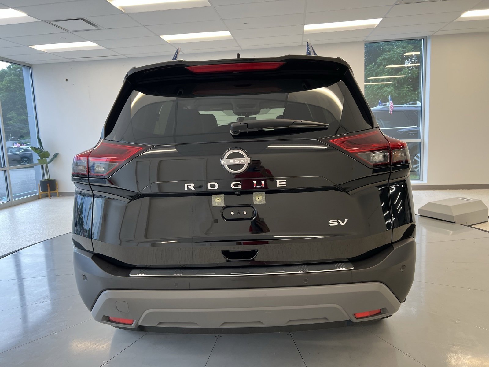 Used 2023 Nissan Rogue SV image 6