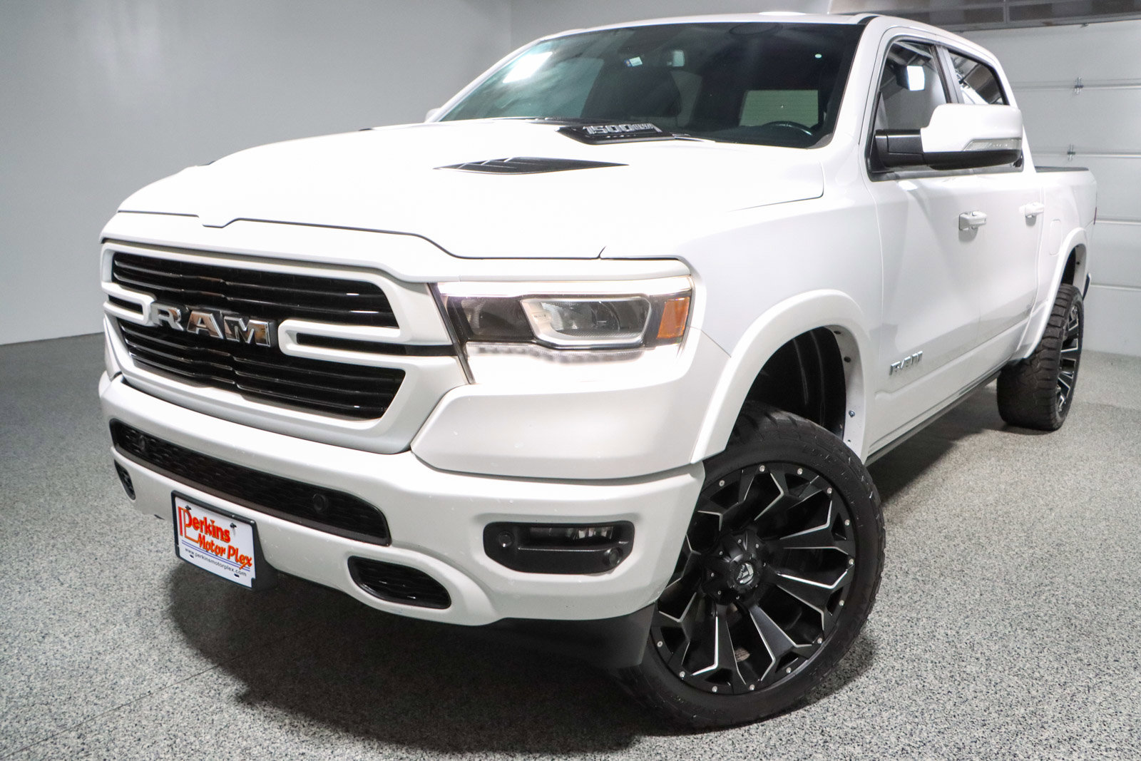 Used 2019 RAM 1500 Laramie w/ Sport Appearance Package image 31