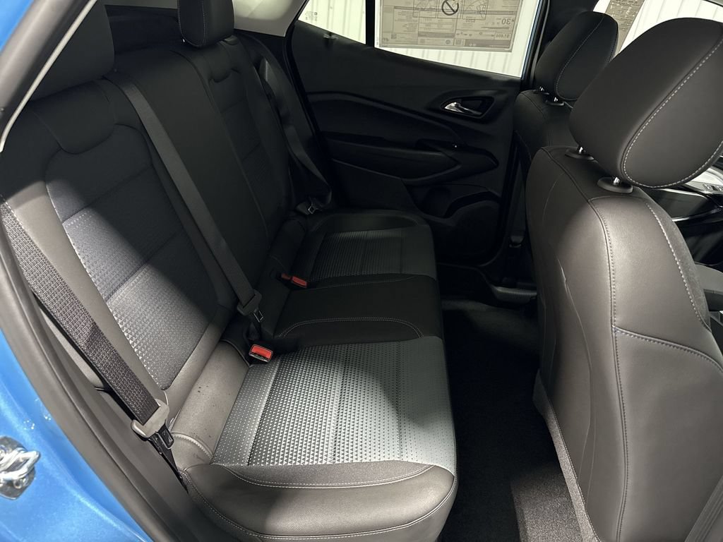 New 2026 Chevrolet Trax LT w/ Midnight Edition FWD image 28
