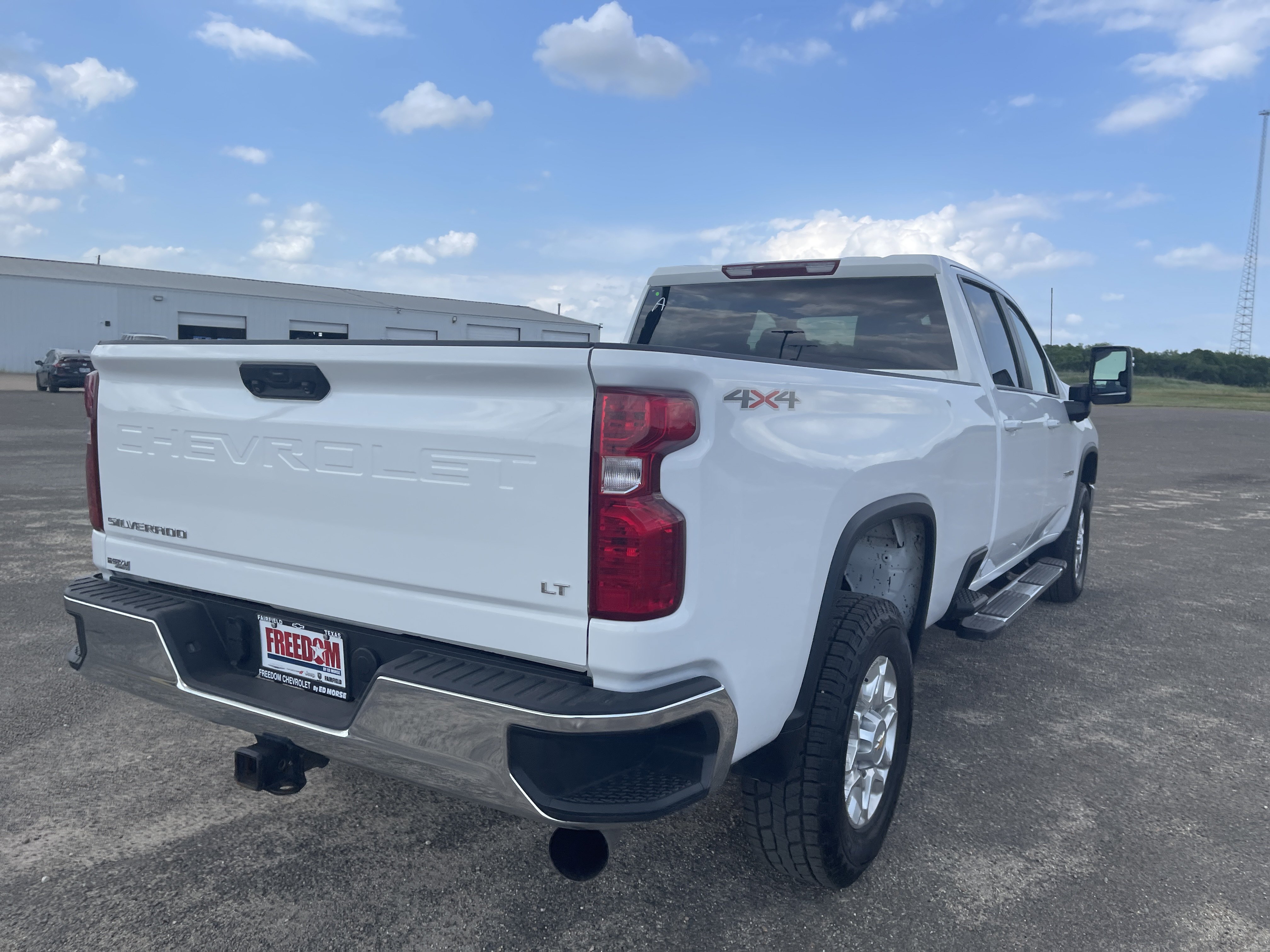 Used 2025 Chevrolet Silverado 3500 LT w/ Convenience Package AWD/4WD image 4