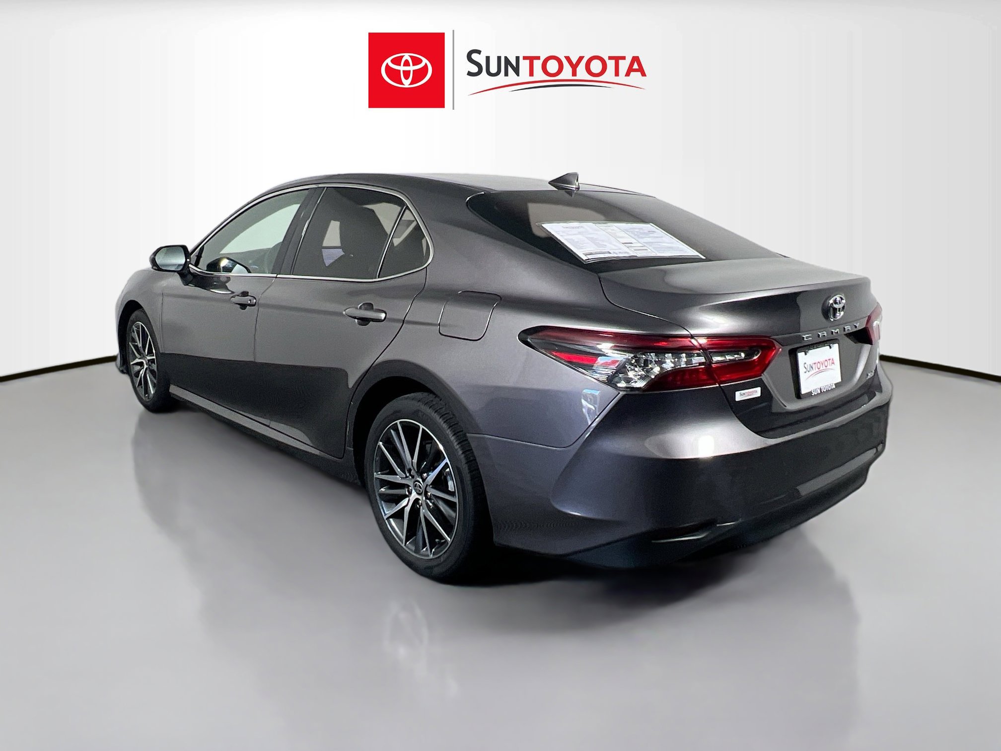 Used 2024 Toyota Camry XLE FWD image 6