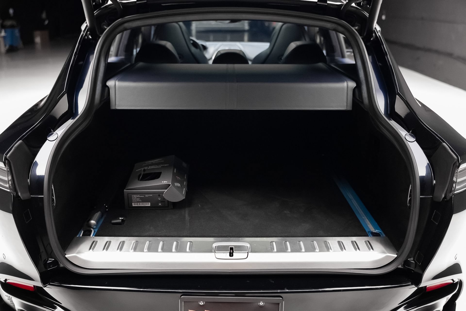 Used 2021 Aston Martin DBX AWD/4WD image 70
