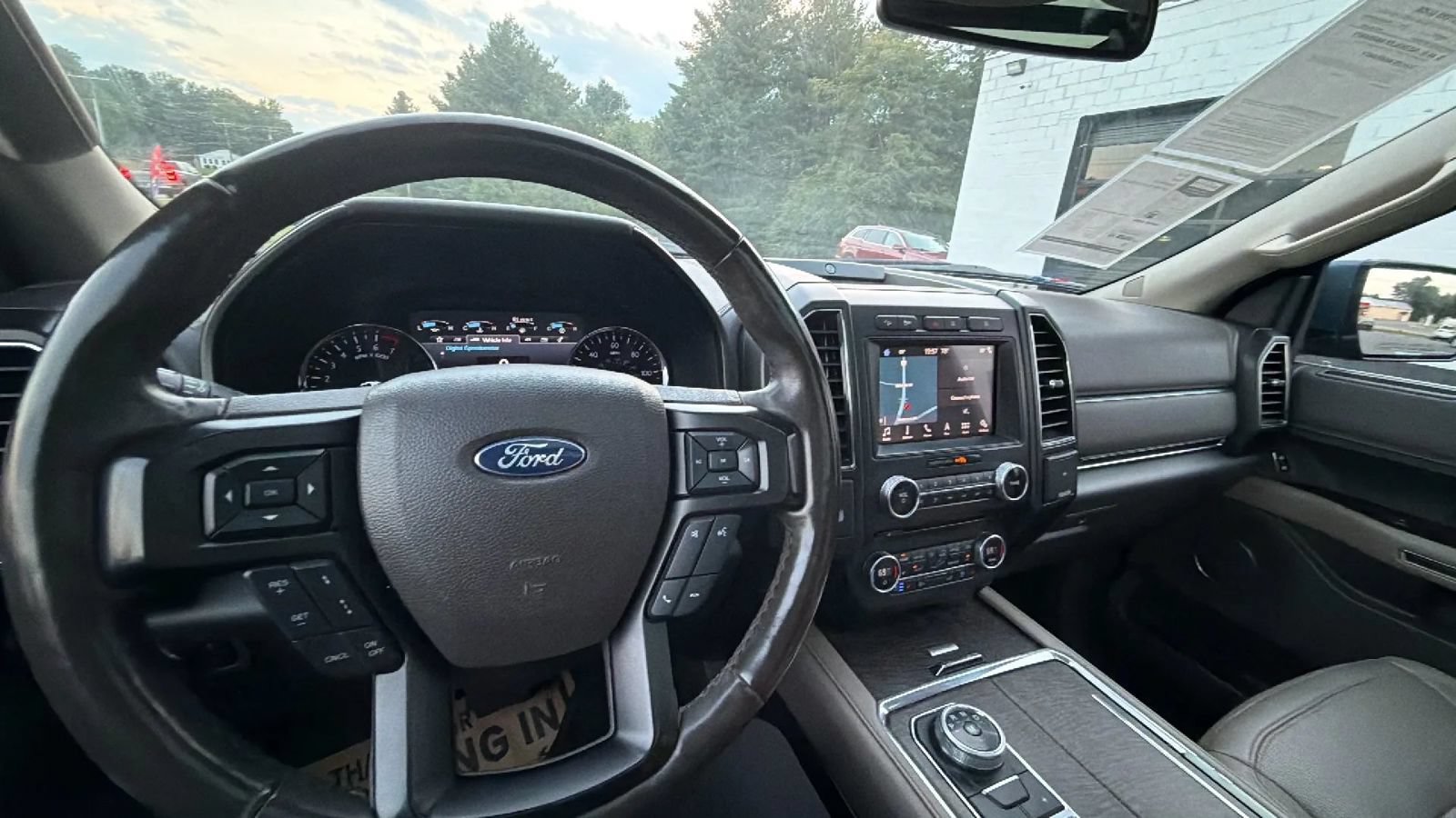 Used 2018 Ford Expedition Limited w/ Equipment Group 301A AWD/4WD image 22