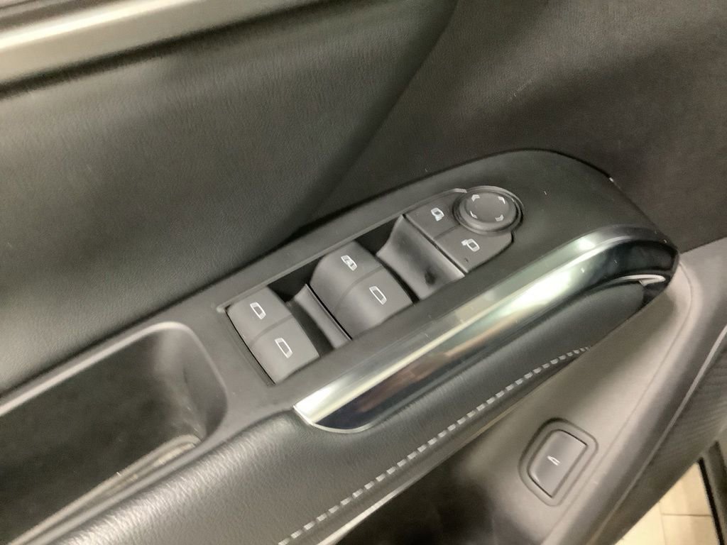 Used 2024 Chevrolet Traverse LT w/ Midnight/Sport Edition image 15