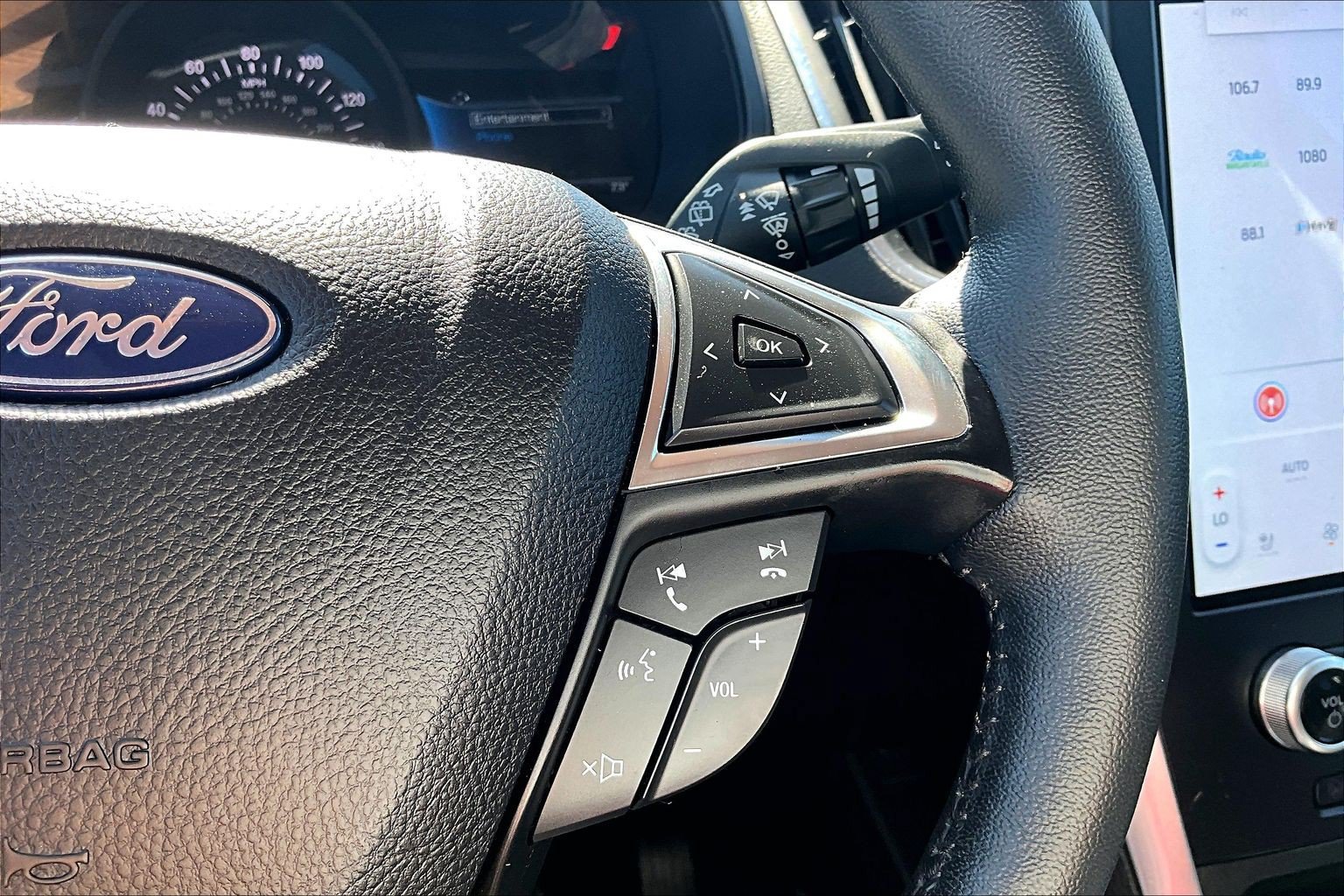 Used 2024 Ford Edge Titanium AWD/4WD image 23