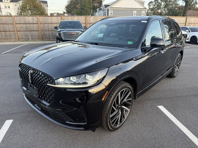 Used 2025 Lincoln Aviator Black Label w/ Jet Appearance Package image 3