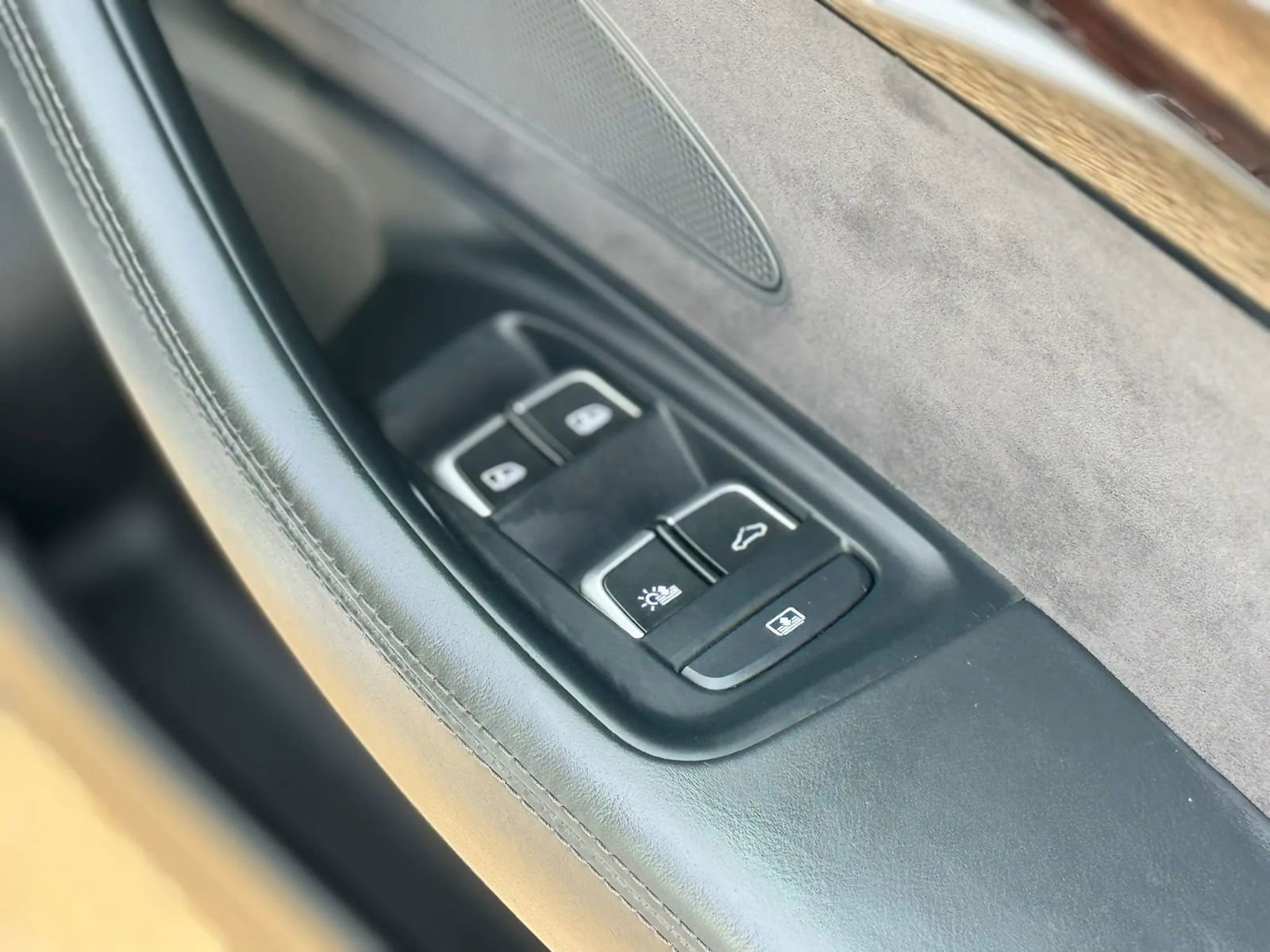 Used 2016 Audi A8 L 3.0T w/ Executive Package image 24