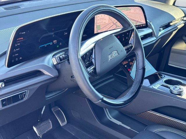 New 2026 Cadillac Vistiq Luxury w/ LPO, Floor Liner Package AWD/4WD image 21