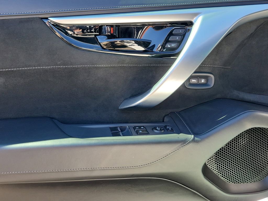 Used 2017 Acura NSX AWD/4WD image 9