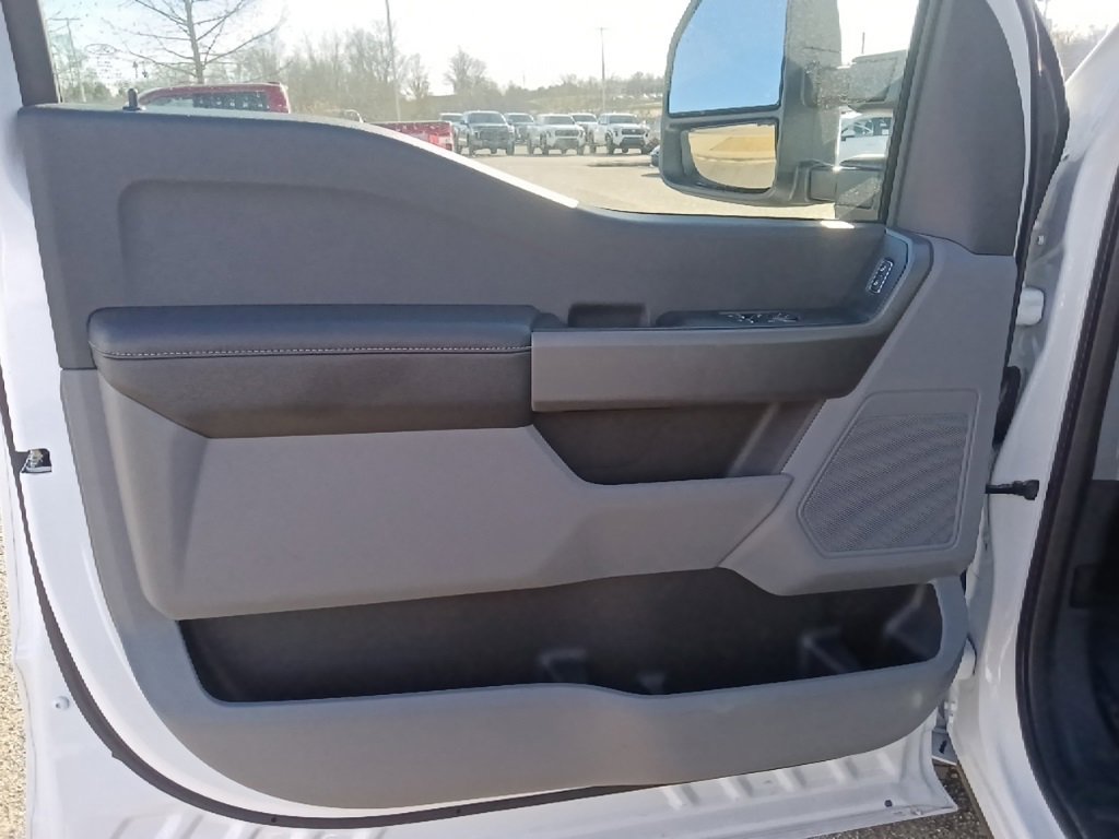 Used 2025 Ford F350 XL w/ STX Appearance Package image 11