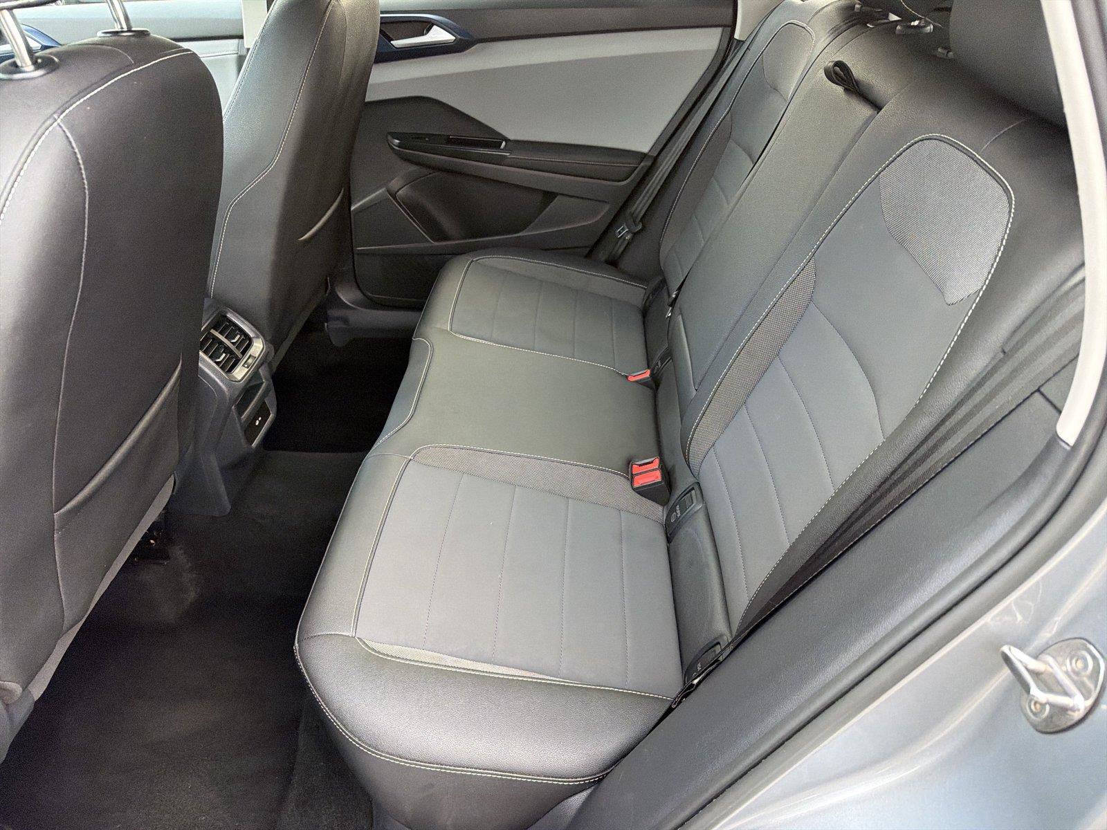 Used 2024 Volkswagen Taos SE FWD image 18