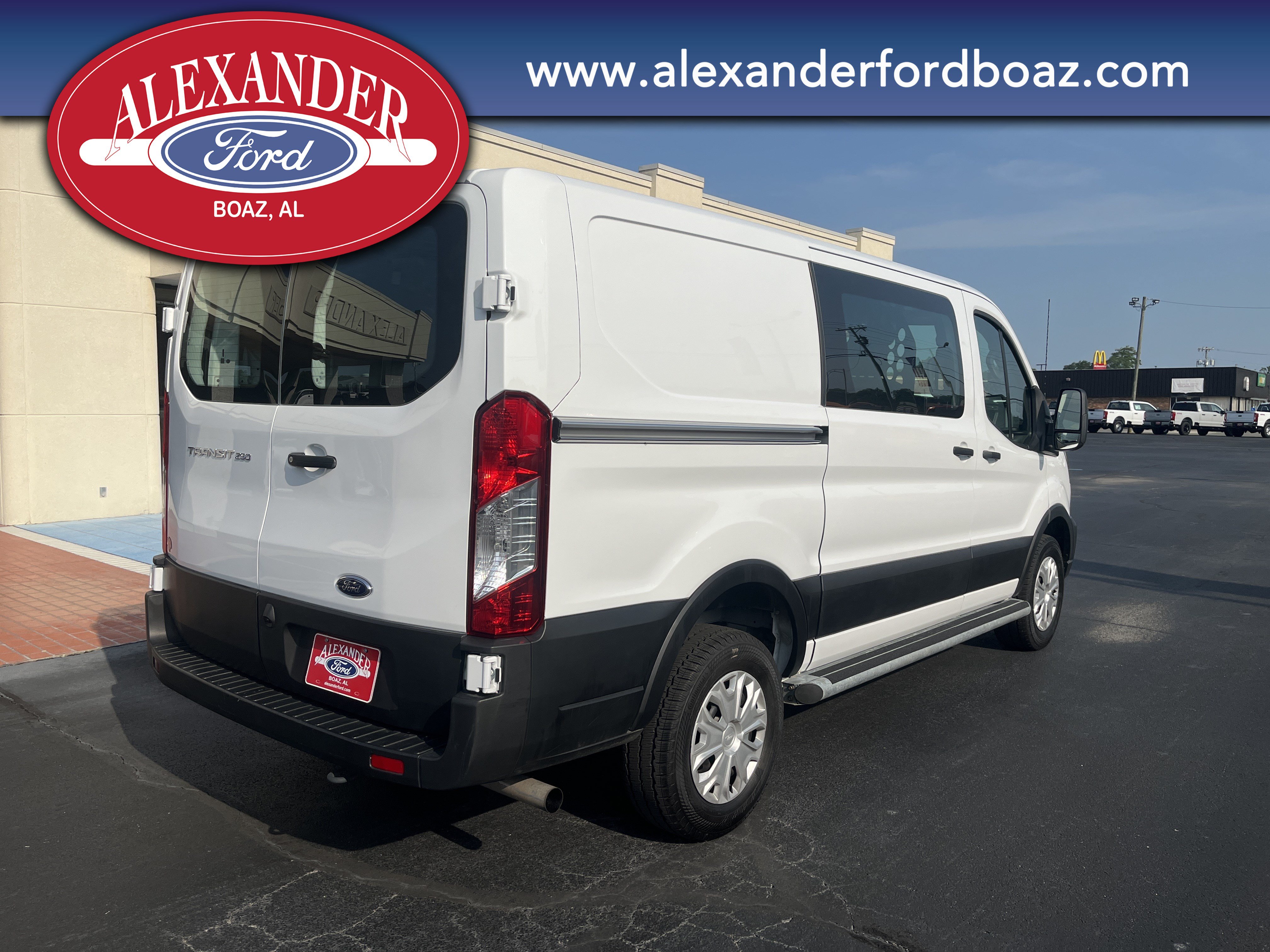 Used 2025 Ford Transit 250 Low Roof w/ Exterior Upgrade Package RWD image 4
