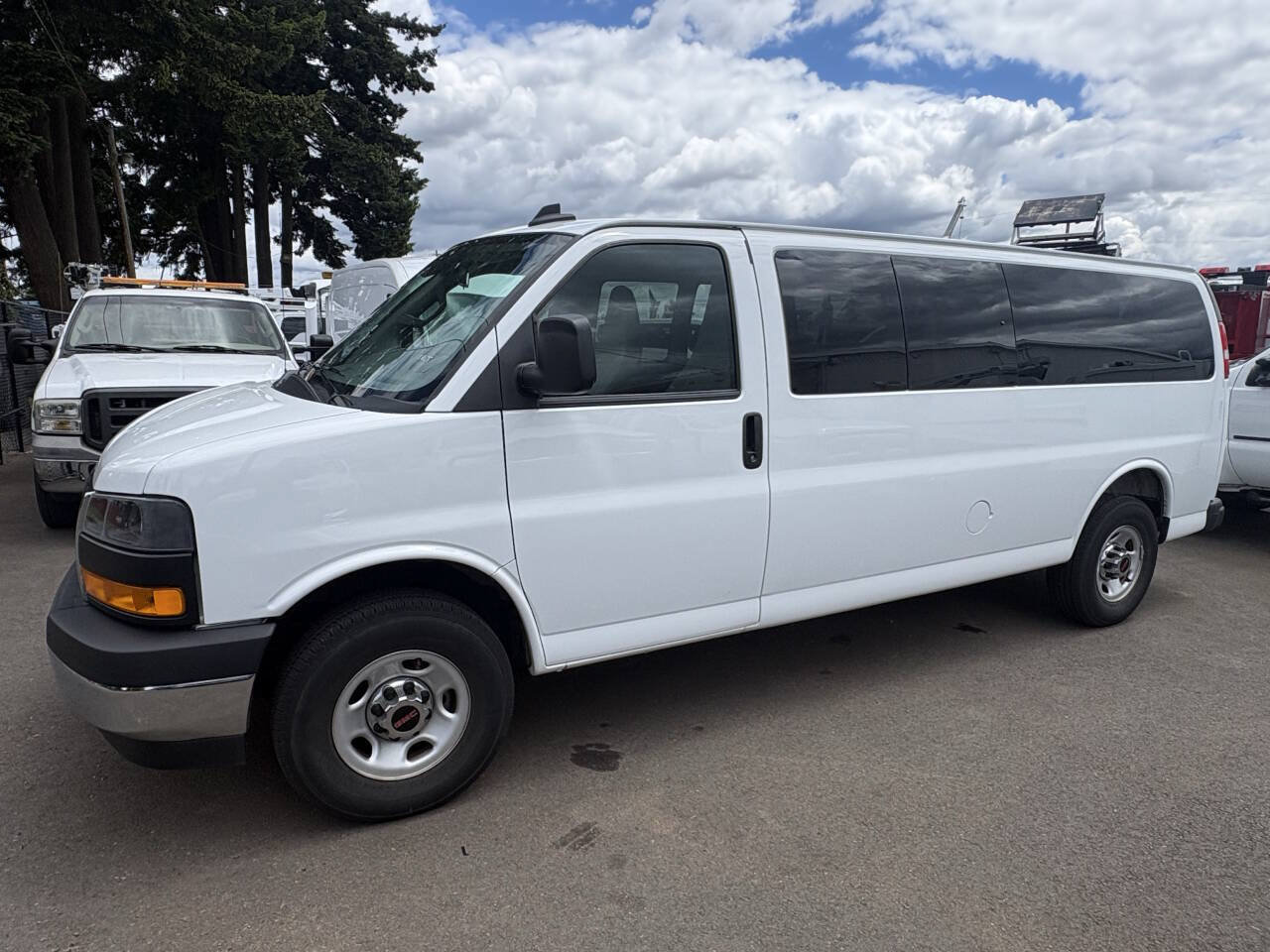 Used 2025 GMC Savana 3500 LT w/ LT Preferred Equipment Group RWD video 1