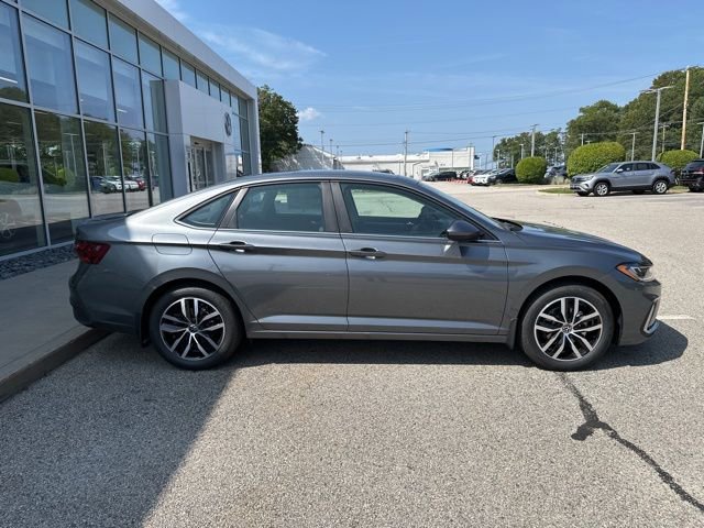 New 2025 Volkswagen Jetta SE image 8