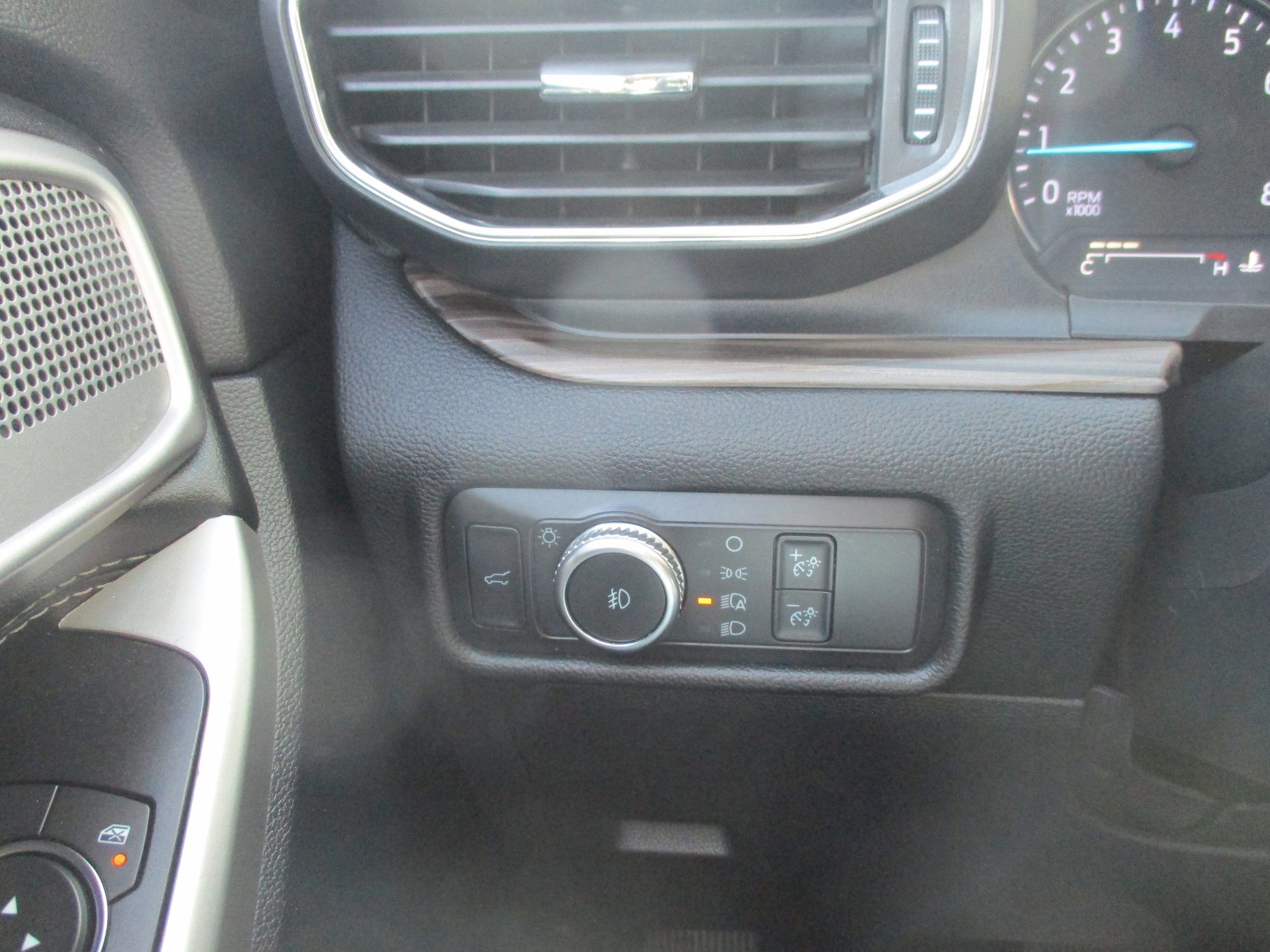 Used 2021 Ford Explorer Limited w/ Equipment Group 301A RWD image 22
