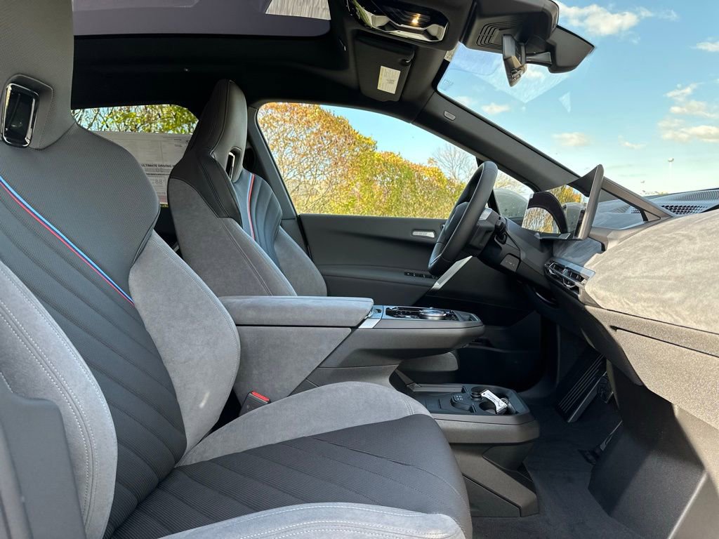 New 2026 BMW iX xDrive60 w/ M Sport Package AWD/4WD image 28