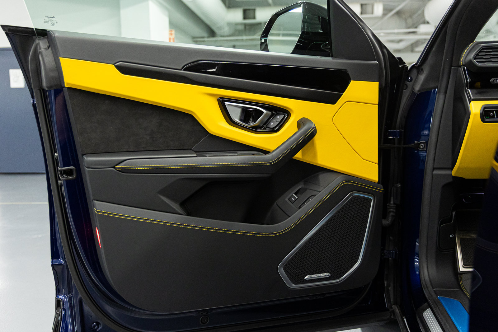 Used 2024 Lamborghini Urus S AWD/4WD image 41