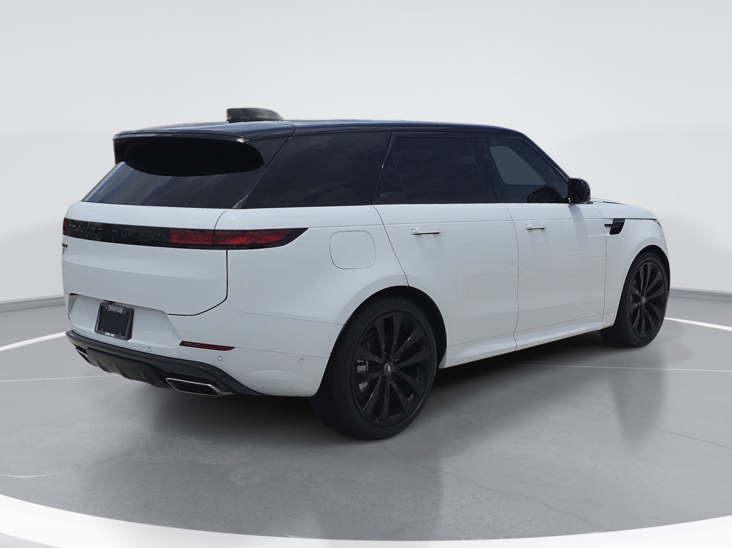 Used 2025 Land Rover Range Rover Sport Dynamic SE AWD/4WD image 3