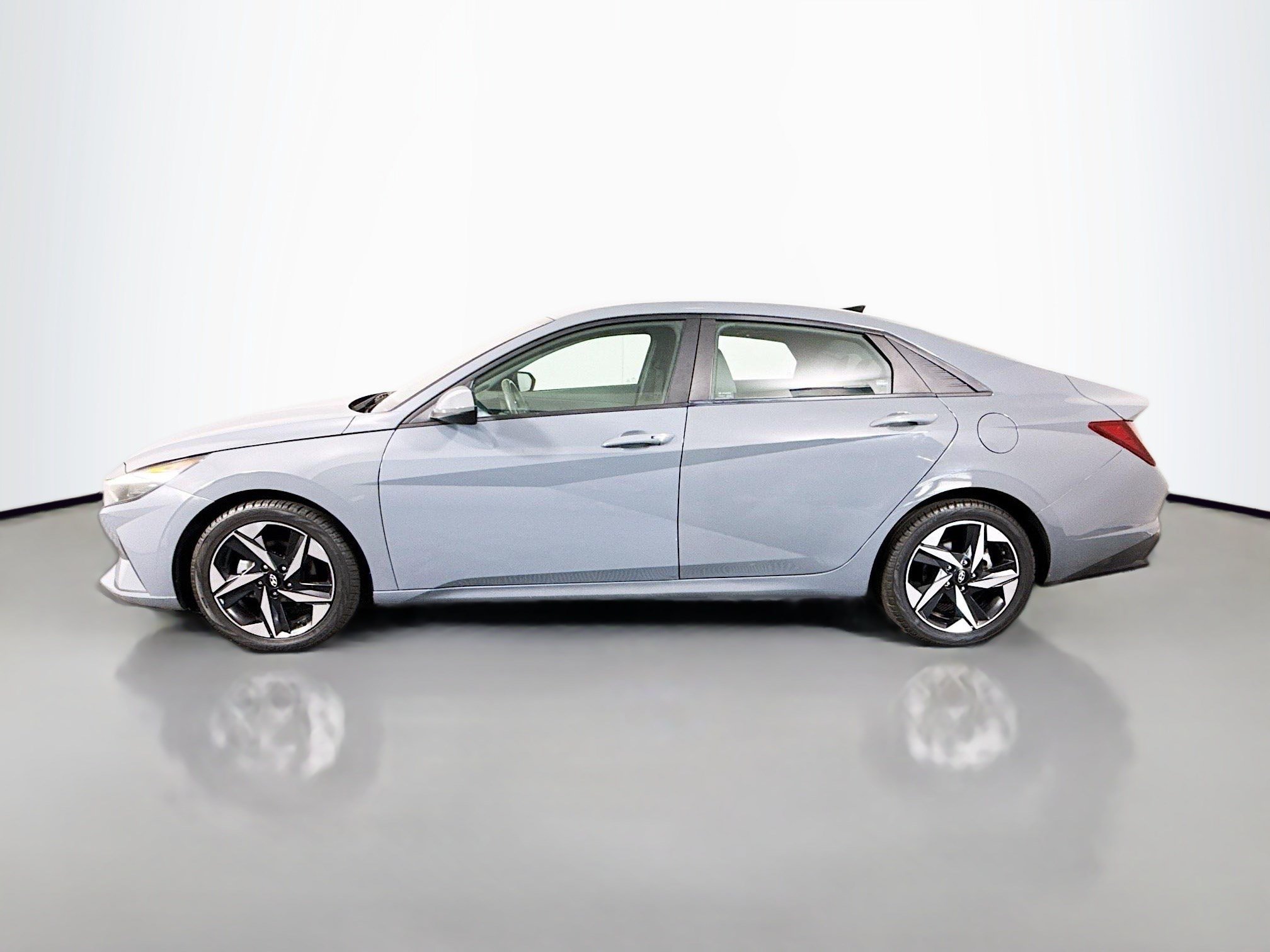 Used 2023 Hyundai Elantra SEL w/ Convenience Package FWD image 6