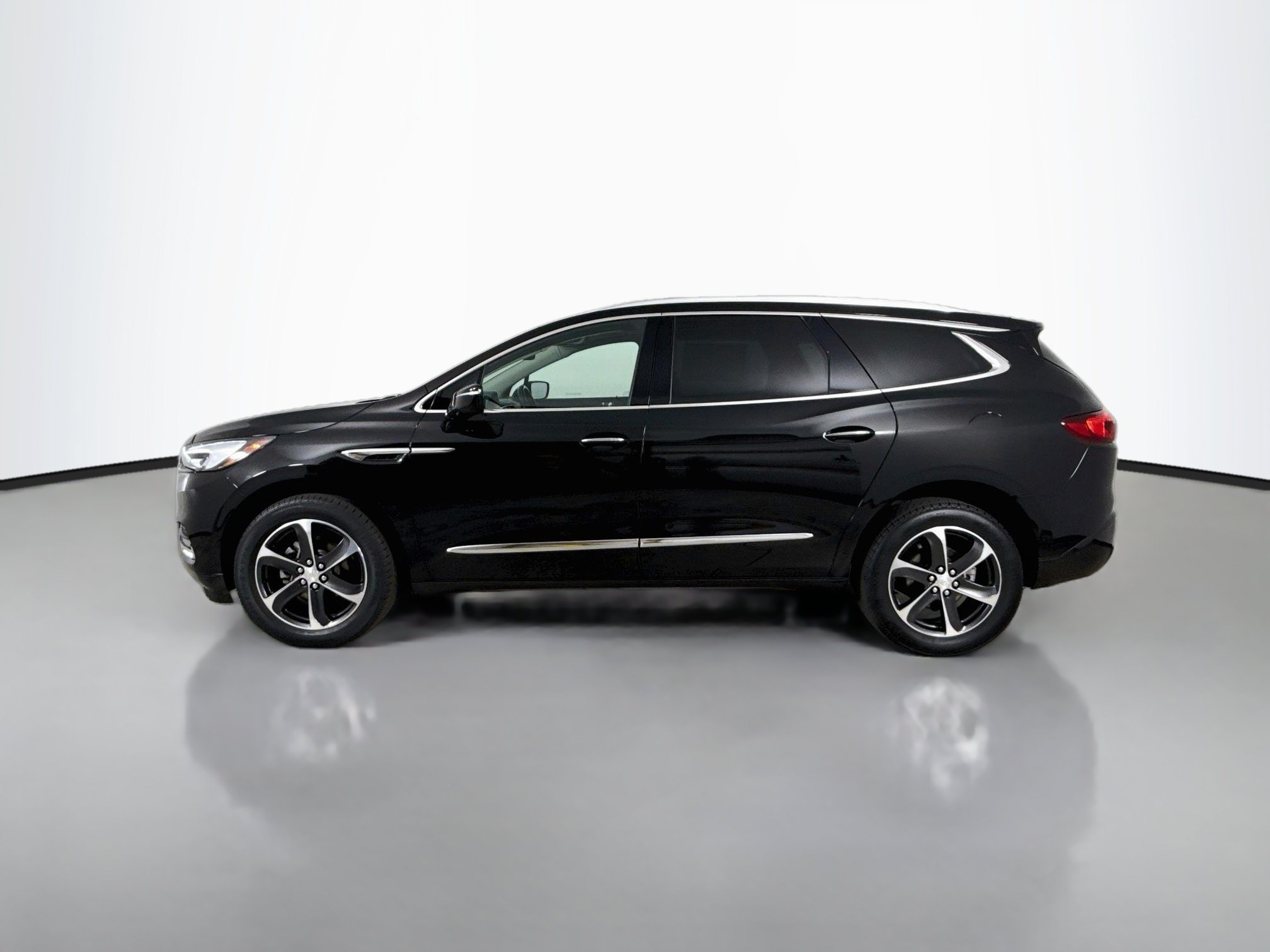 Used 2020 Buick Enclave Essence w/ Sun And Navigation Package FWD image 4