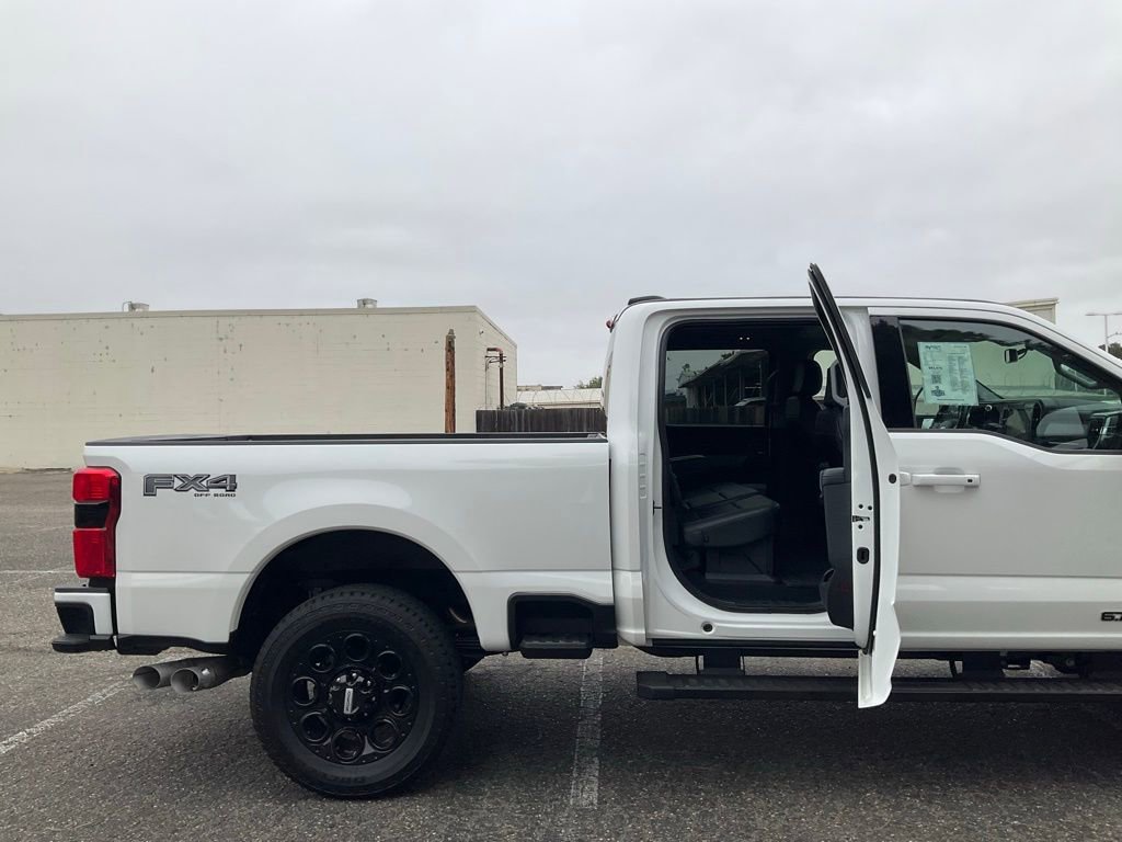 Certified 2025 Ford F350 Lariat w/ Black Appearance Package image 49