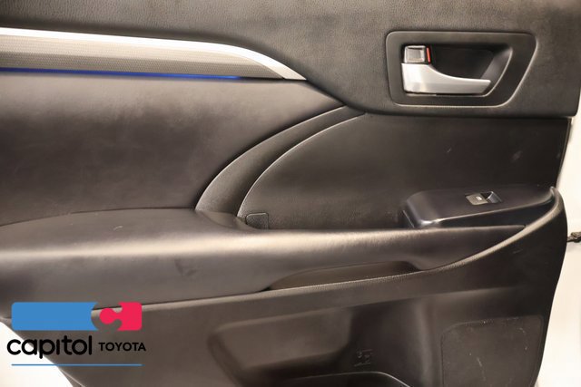 Certified 2018 Toyota Highlander SE AWD/4WD image 34
