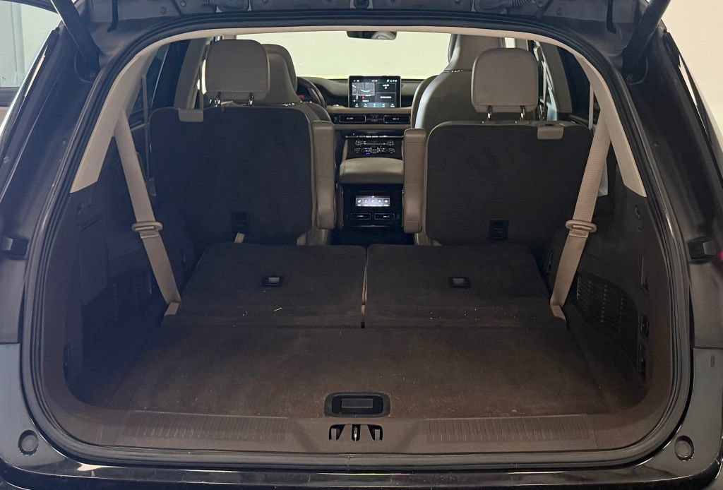 Used 2021 Lincoln Aviator Reserve w/ Equipment Group 202A AWD/4WD image 29