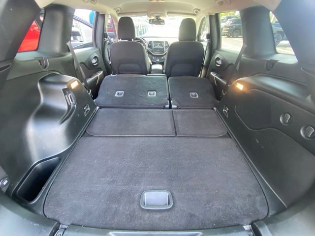 Used 2017 Jeep Cherokee Latitude w/ Comfort & Sound Group image 28