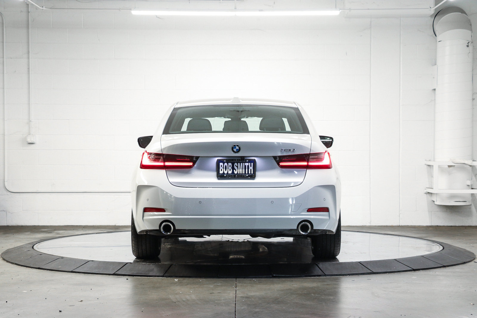 Certified 2023 BMW 330i Sedan w/ Premium Package RWD image 5