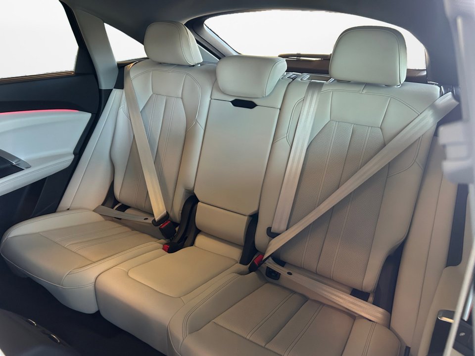 New 2025 Audi Q5 Prestige image 12