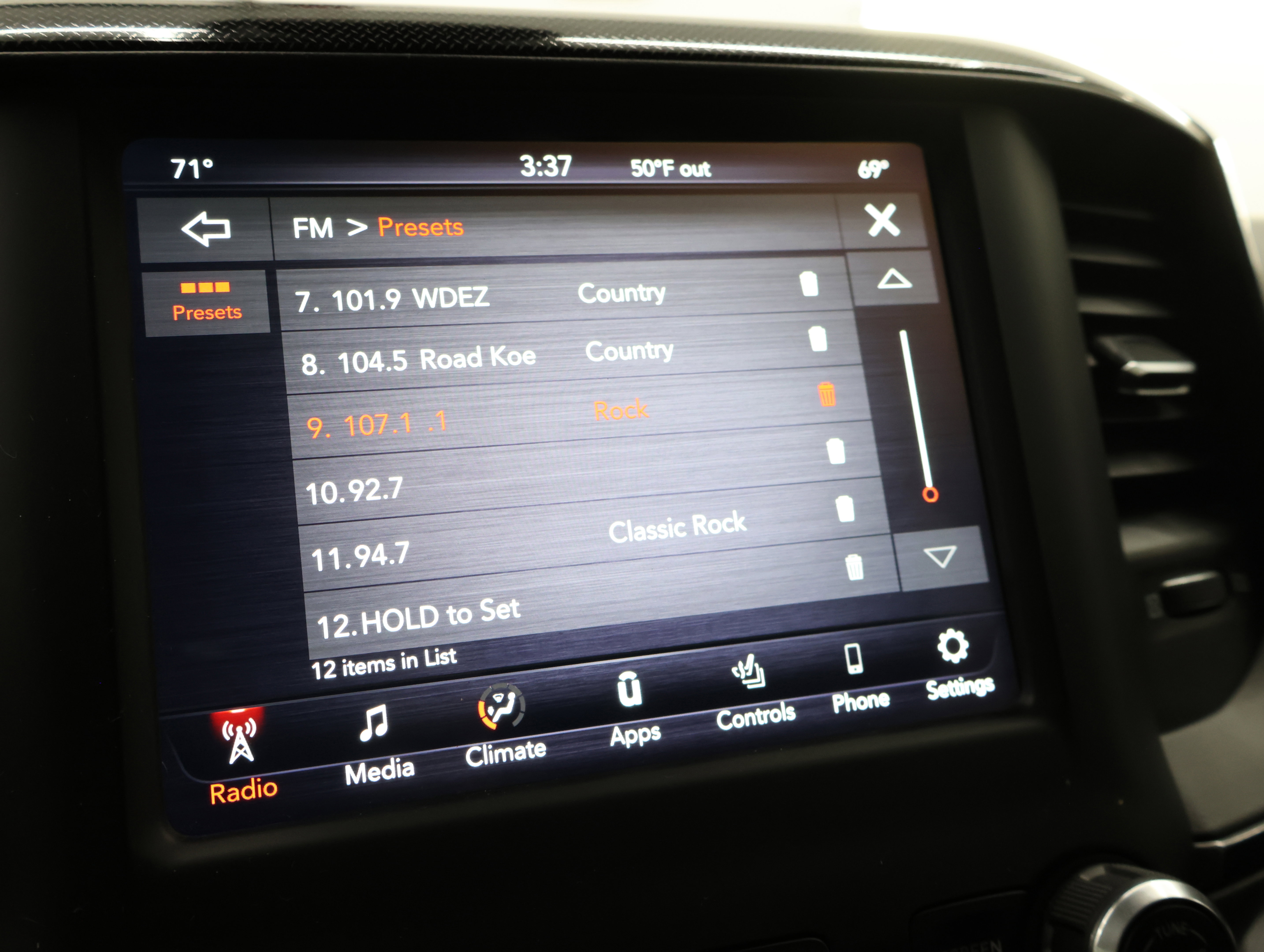 Used 2021 RAM 1500 Big Horn w/ Built-to-serve Edition image 46