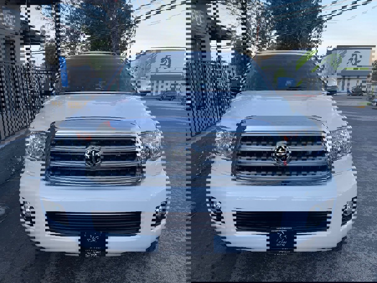 Used 2016 Toyota Sequoia Limited image 2