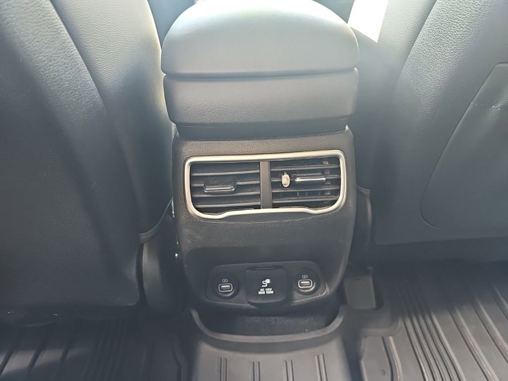 Certified 2023 Hyundai Santa Fe Limited AWD/4WD image 33