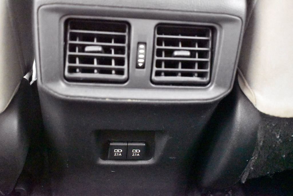 Used 2021 Toyota RAV4 XLE image 18